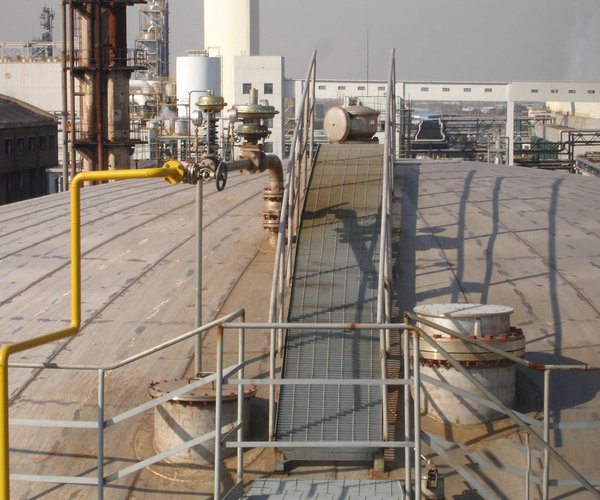 储罐配件安装位置示意图